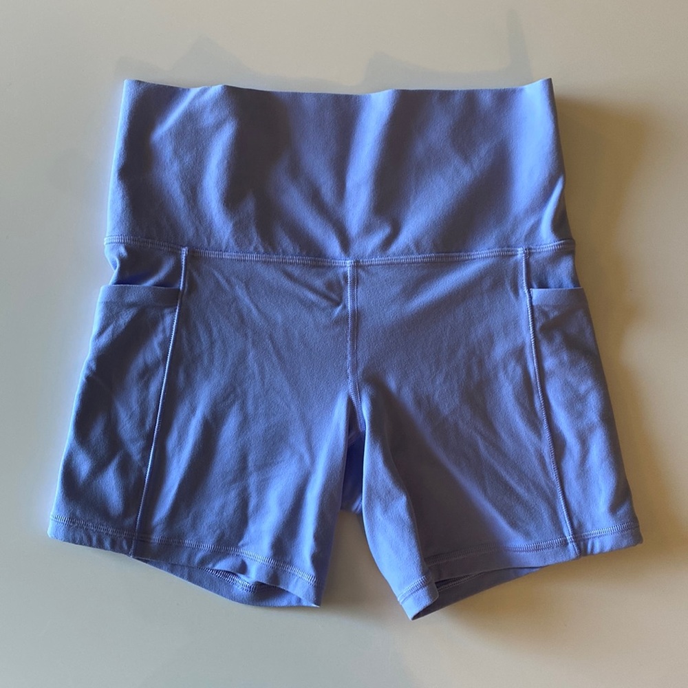 Athleta Salutation Stash Pocket 5 inch shorts periwinkle